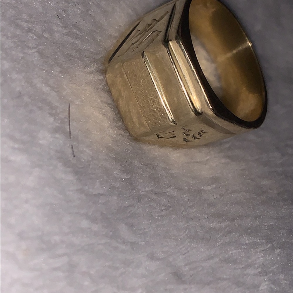 18k ring